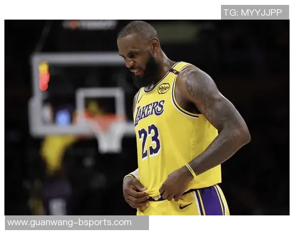 大范调侃詹姆斯早该退役建议每年都提及 大范调侃詹姆斯早该退役建议每年都提及